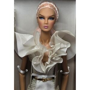 Integrity Toys-NuFace "Public Adoration" Eden Blair BRAND NEW